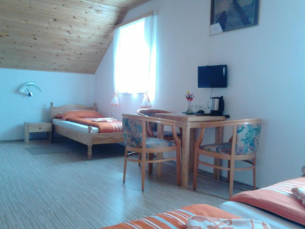 Rooms Josip Korenica Chambre photo